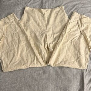 Linen pants with a slit